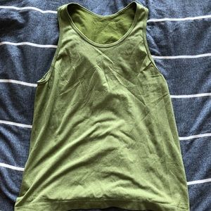 Small men’s Lululemon green tank